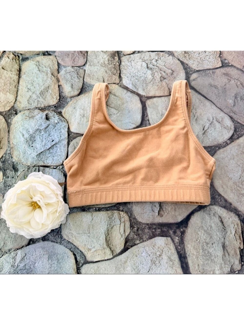GK BEIGE SCOOP BACK SPORTS BRA-CHILD LARGE - Picture 2 of 4